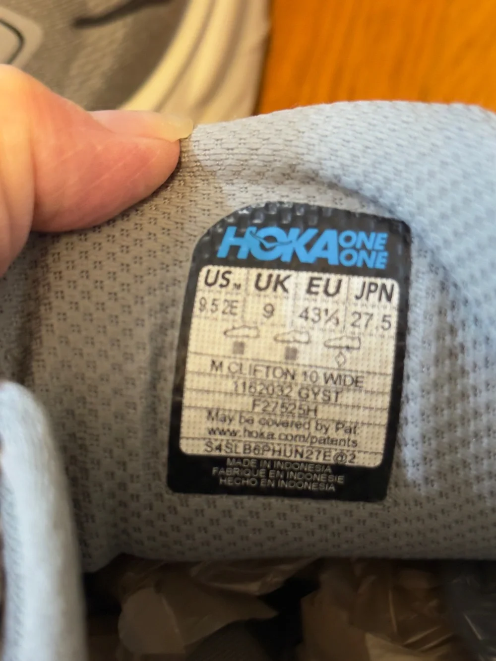 Hoka Men's Athletic Shoes - Light Gray and White Hoka One Bondi 8 Guc